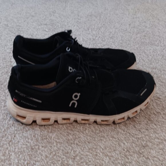 On Clouds womans running shoes size 9 - Picture 4 of 6